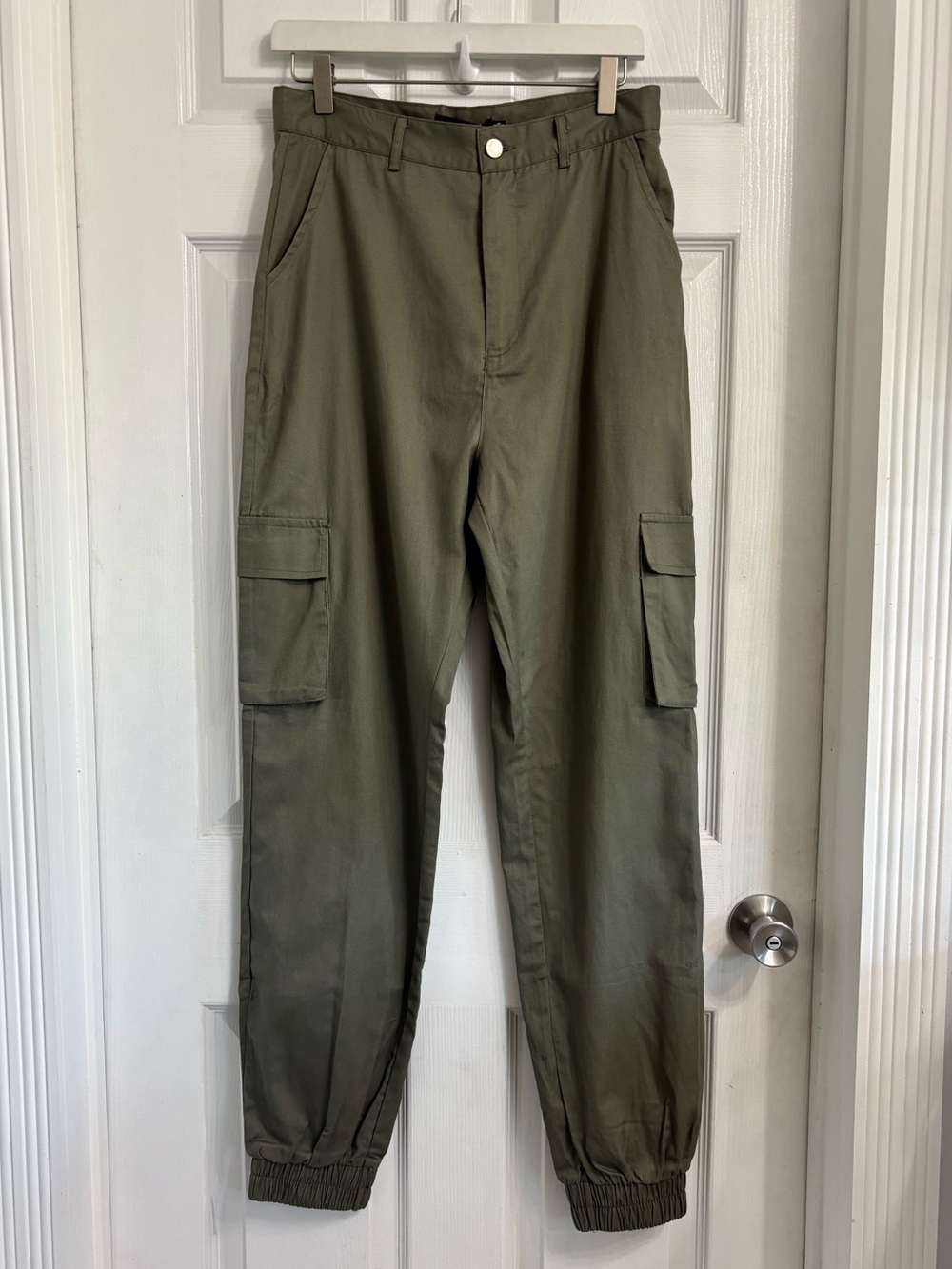 Missguided Women’s Khaki Cargo Pants Size 8 Cotton Twill Tapered Pockets NWT